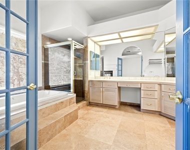 7600 Painted Dunes Drive - Photo Thumbnail 15