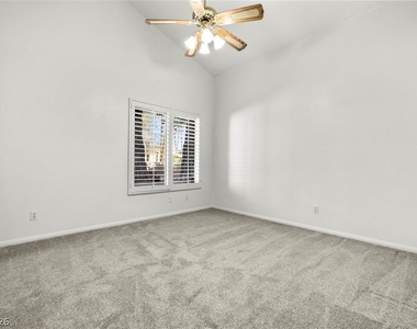 7600 Painted Dunes Drive - Photo Thumbnail 18