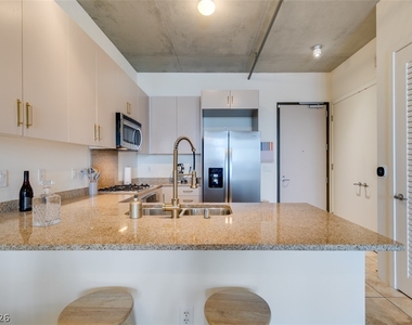 353 Bonneville Ave - Photo Thumbnail 20
