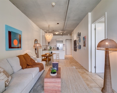 353 Bonneville Ave - Photo Thumbnail 12