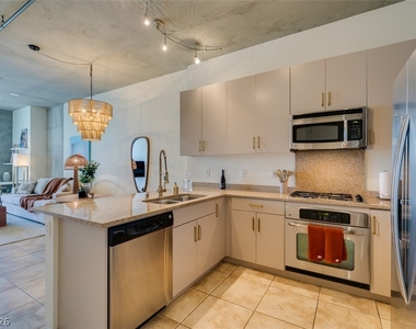 353 Bonneville Ave - Photo Thumbnail 24