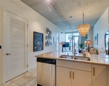 353 Bonneville Ave - Photo Thumbnail 25