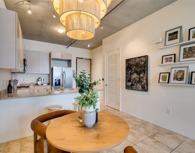353 Bonneville Ave - Photo Thumbnail 18