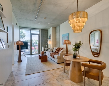 353 Bonneville Ave - Photo Thumbnail 1