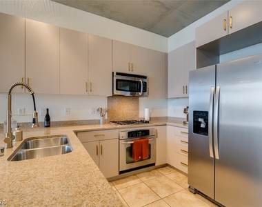 353 Bonneville Ave - Photo Thumbnail 22
