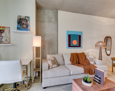 353 Bonneville Ave - Photo Thumbnail 10