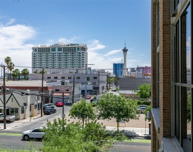 353 Bonneville Ave - Photo Thumbnail 36
