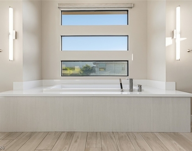 64 Grey Feather Drive - Photo Thumbnail 34
