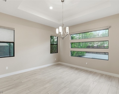 64 Grey Feather Drive - Photo Thumbnail 12