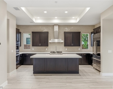 64 Grey Feather Drive - Photo Thumbnail 4