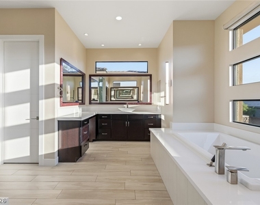 64 Grey Feather Drive - Photo Thumbnail 31
