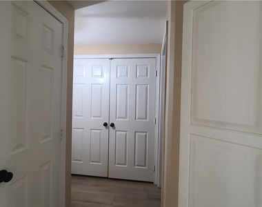 1300 S Arlington Street - Photo Thumbnail 10