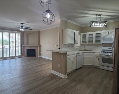 1300 S Arlington Street - Photo Thumbnail 5