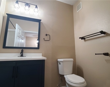 1300 S Arlington Street - Photo Thumbnail 11