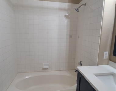 1300 S Arlington Street - Photo Thumbnail 13