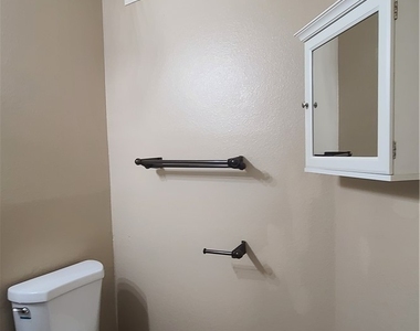 1300 S Arlington Street - Photo Thumbnail 12
