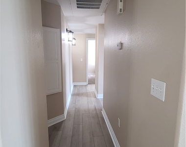 1300 S Arlington Street - Photo Thumbnail 9