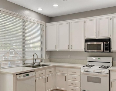 2788 Desert Zinnia Lane - Photo Thumbnail 9