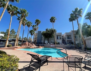 2201 Ramsgate Drive - Photo Thumbnail 7
