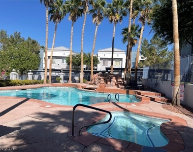 2201 Ramsgate Drive - Photo Thumbnail 8