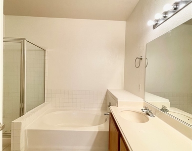 2201 Ramsgate Drive - Photo Thumbnail 28