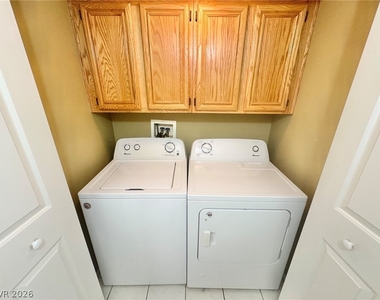 8133 W Rochelle Avenue - Photo Thumbnail 22