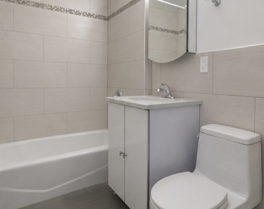 521 West 48th Street - Photo Thumbnail 8