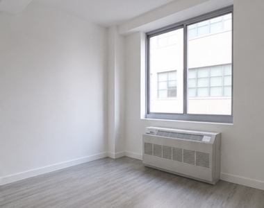 521 West 48th Street - Photo Thumbnail 6