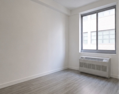 521 West 48th Street - Photo Thumbnail 9