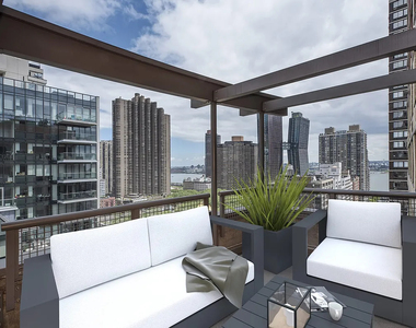 East 33th Street - Photo Thumbnail 1