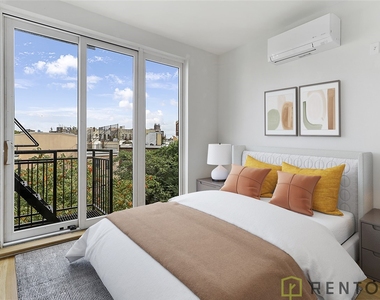 209 Montrose Avenue - Photo Thumbnail 3