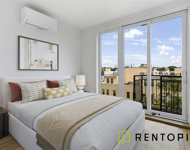 209 Montrose Avenue - Photo Thumbnail 5