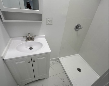 217 East 29th Street - Photo Thumbnail 8