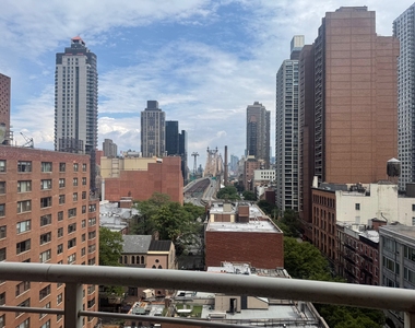 Midtown East - Photo Thumbnail 18