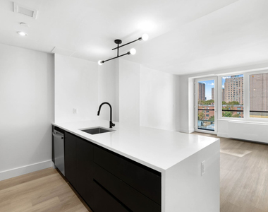 1650 Madison Avenue - Photo Thumbnail 3