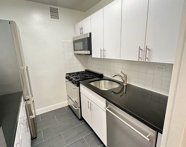 442 West 57th Street - Photo Thumbnail 2