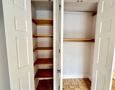 442 West 57th Street - Photo Thumbnail 8