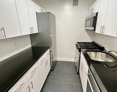 442 West 57th Street - Photo Thumbnail 3