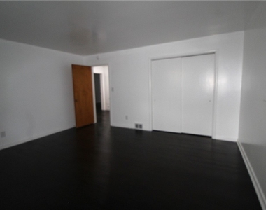 24 Forest Road - Photo Thumbnail 21