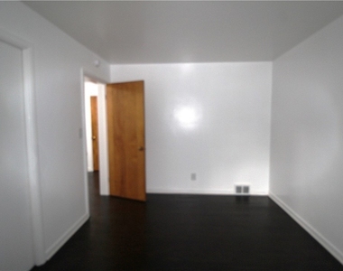 24 Forest Road - Photo Thumbnail 15