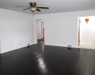 24 Forest Road - Photo Thumbnail 8