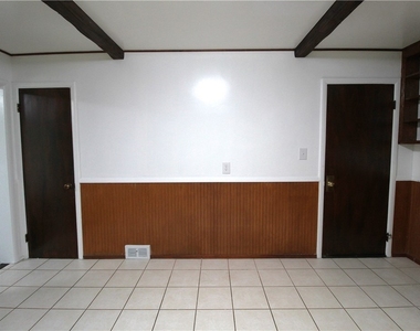 24 Forest Road - Photo Thumbnail 23