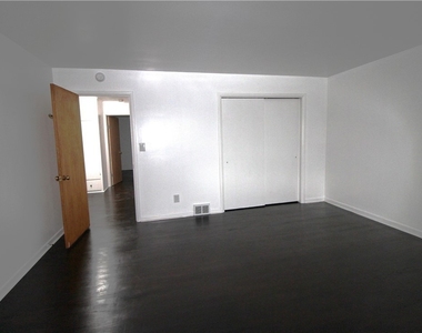 24 Forest Road - Photo Thumbnail 20