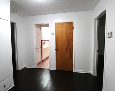 24 Forest Road - Photo Thumbnail 9