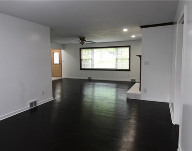 24 Forest Road - Photo Thumbnail 4