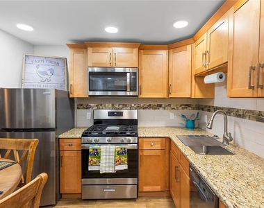 7849 Kellogg Street - Photo Thumbnail 5