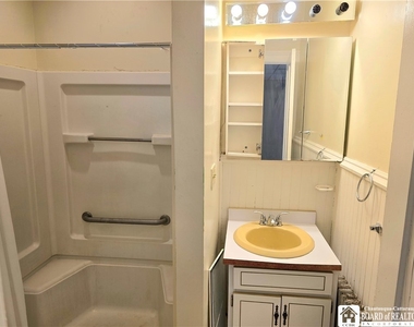 329 Crossman Street - Photo Thumbnail 8