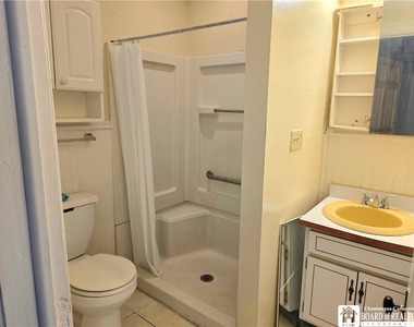 329 Crossman Street - Photo Thumbnail 7