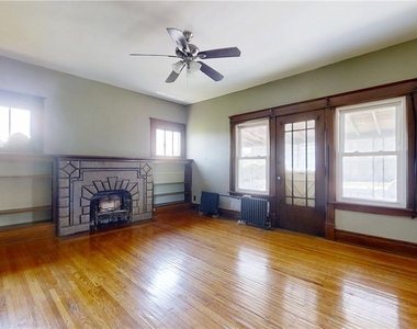425 Johnson Street - Photo Thumbnail 1