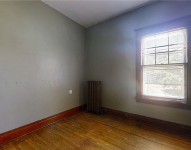 425 Johnson Street - Photo Thumbnail 9